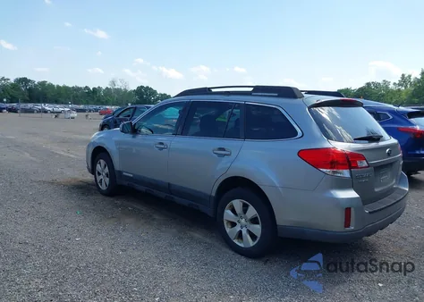 2011 Subaru Outback 2.5I Premium z USA, uszkodzony, nr VIN 4S4BRCCC9B3374352